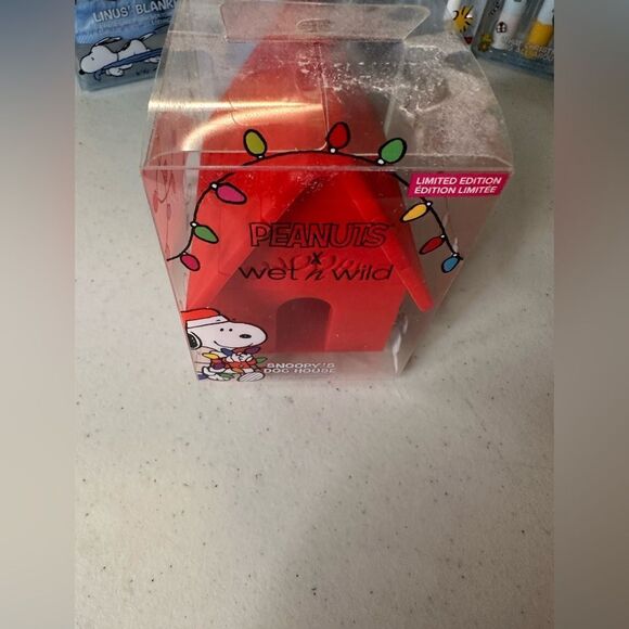 Wet n wild Christmas snoopy collection - Picture 6 of 7